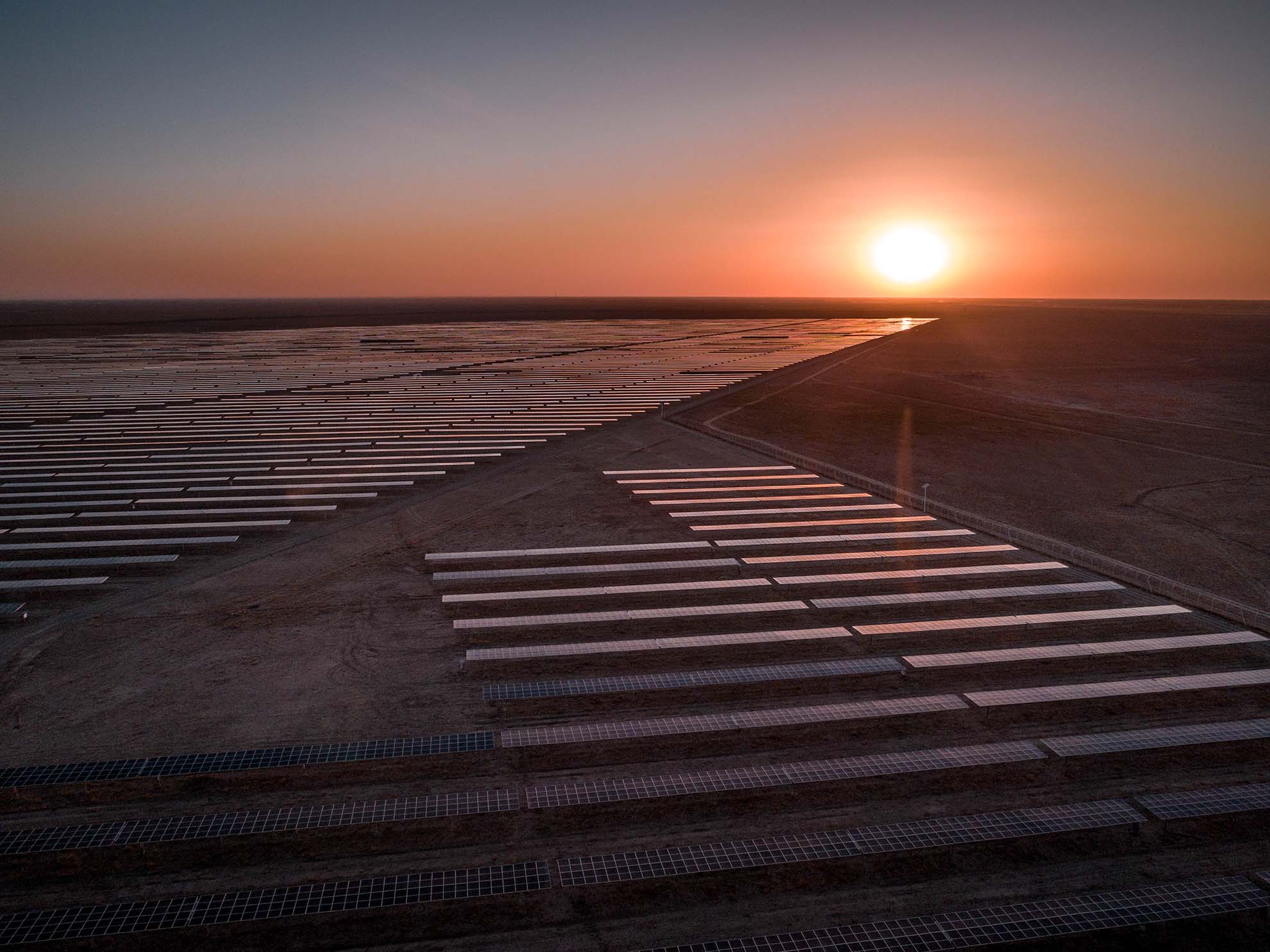 Solarpark-Reinigung mit Drohne